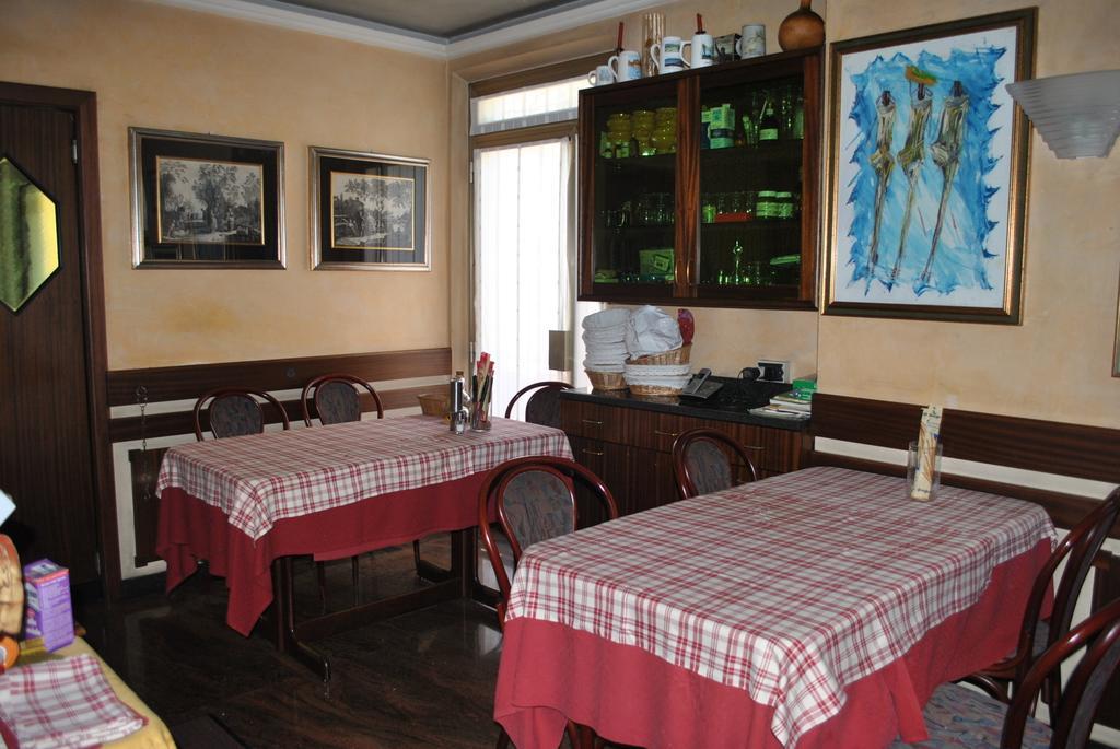 Albergo Alla Rocca Garda  Exteriér fotografie